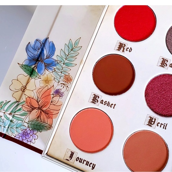 NEW! Little Red Riding Hood Cosmetic Storybook Eye Shadow - Picture 4 of 5